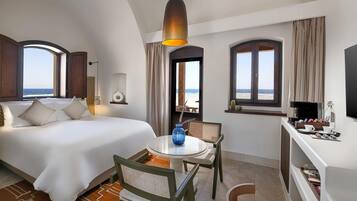 Camera, 1 letto queen, vista mare (Panorama) | Biancheria da letto ipoallergenica, minibar, una cassaforte in camera