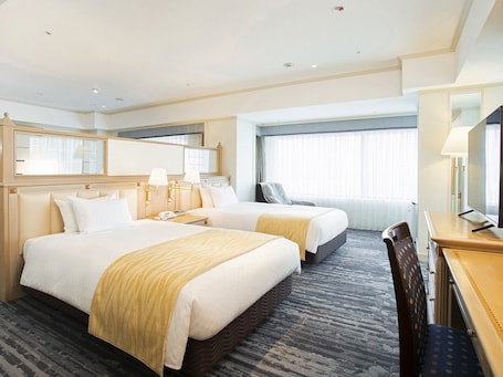 First Class Twin Room, Non Smoking | In-room safe, desk, blackout drapes, soundproofing. Hotel Nikko Kansai Airport