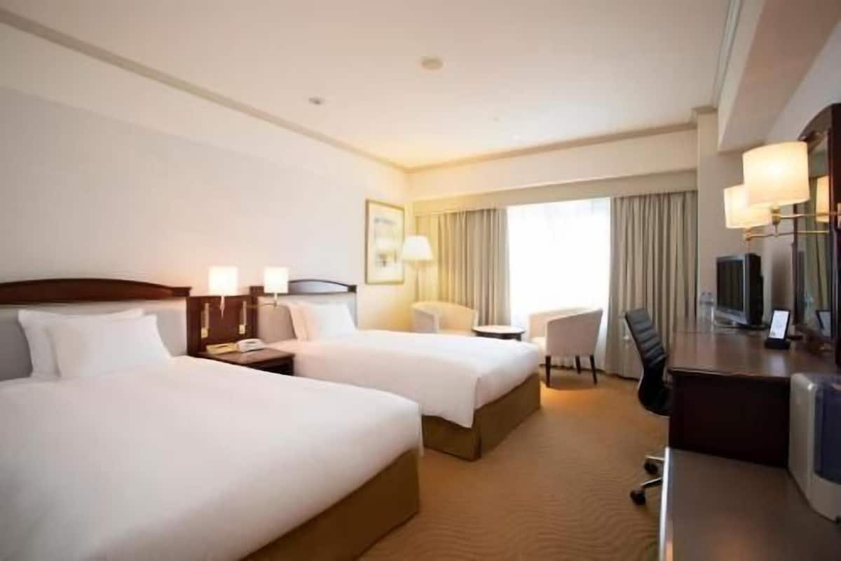 In-room safe, desk, blackout curtains, soundproofing