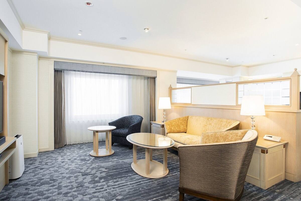 first class twin room, non smoking | in-room safe, desk, blackout curtains, soundproofing