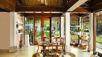 Couples treatment room(s), body treatments, aromatherapy