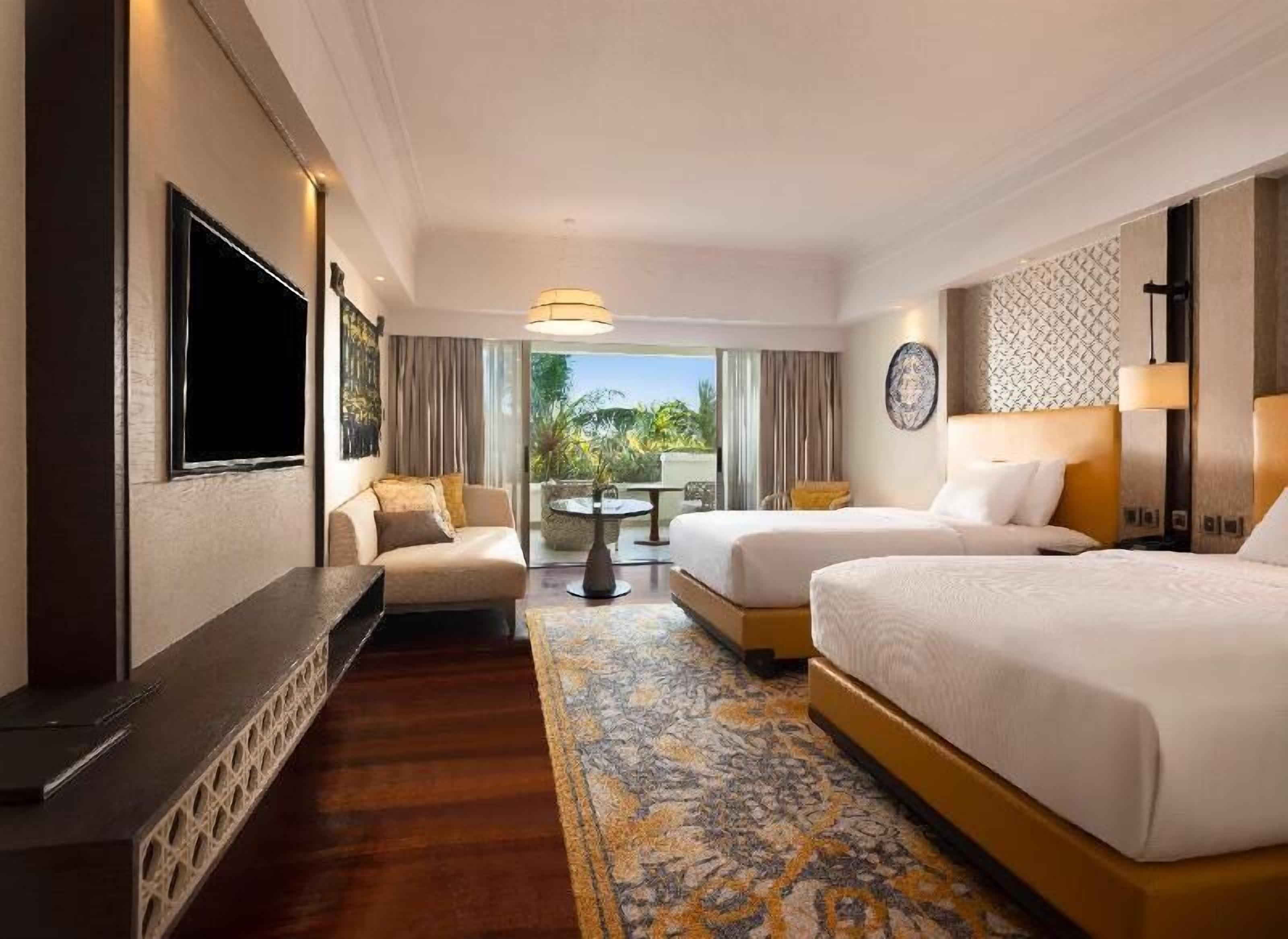 Minibar, in-room safe, individually decorated, individually furnished