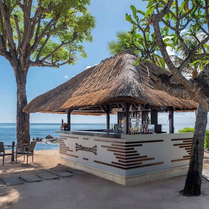 2 间酒吧/酒廊、泳池酒吧、池畔酒吧