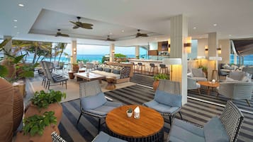 2 bars/lounges, swim-up bar, poolside bar