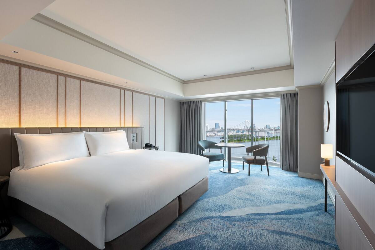 Deluxe Rainbow bridge View King Room - Non-Smoking - 40sqm - Rainbow bridge View - Renovated Room | Down comforters, in-room safe, desk, blackout drapes