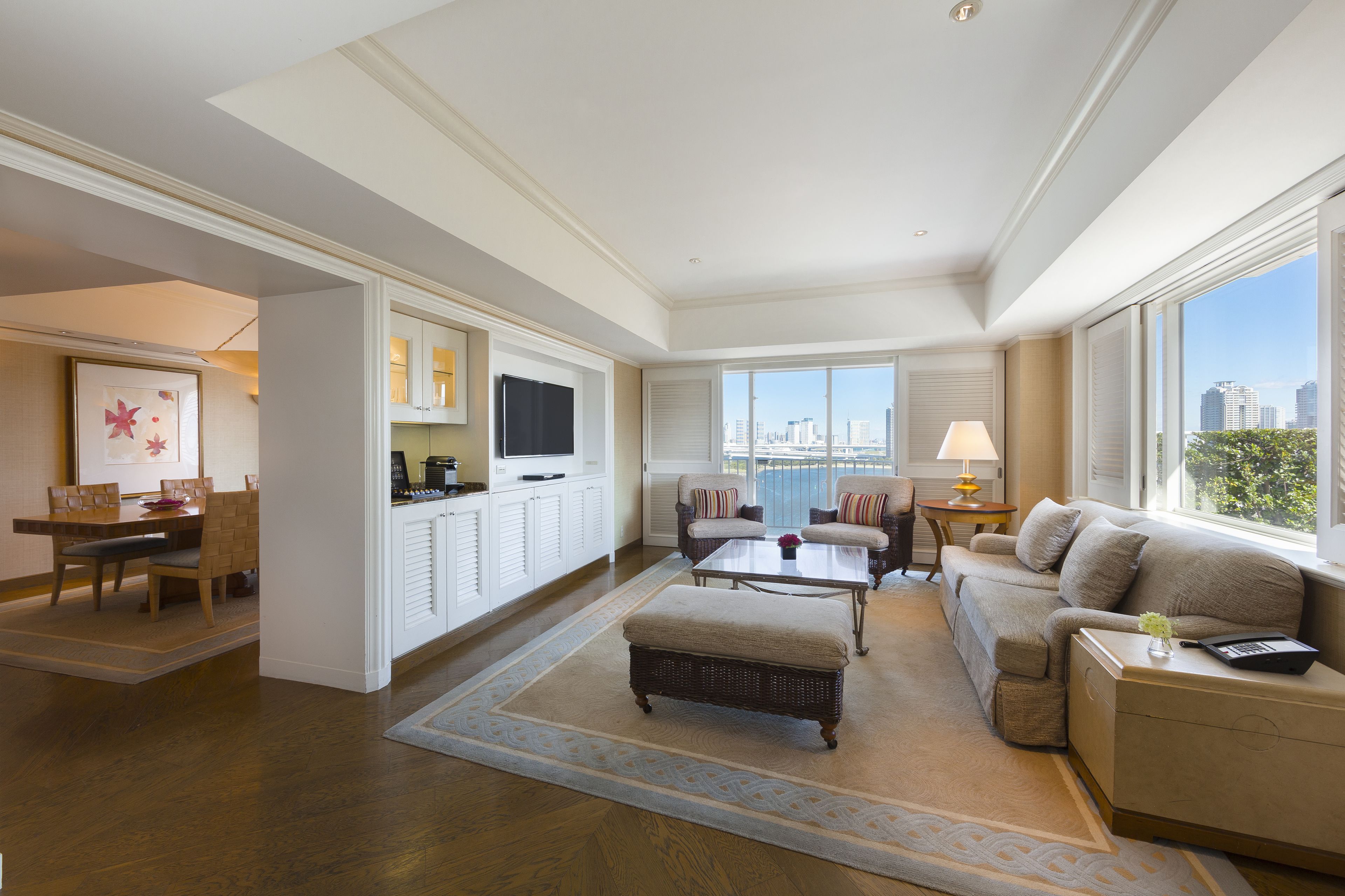 Twin Executive Terrace Suite - Non-Smoking - 120sqm - Terrace with Whirlpool - Reinbow bridge and To | Down comforters, in-room safe, desk, blackout drapes