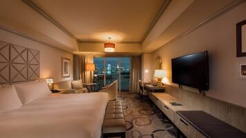 King Executive Room Non-Smoking 40sqm Rainbow bridge and Tokyo Tower View - Executive Lounge Access | Down comforters, in-room safe, desk, blackout drapes