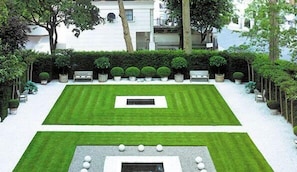 Property grounds - The Hempel Hotel (London)