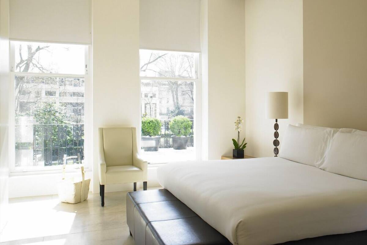 Deluxe Double or Twin Room | Minibar, in-room safe, iron/ironing board