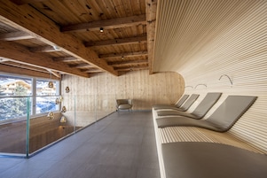 Sauna, steam room