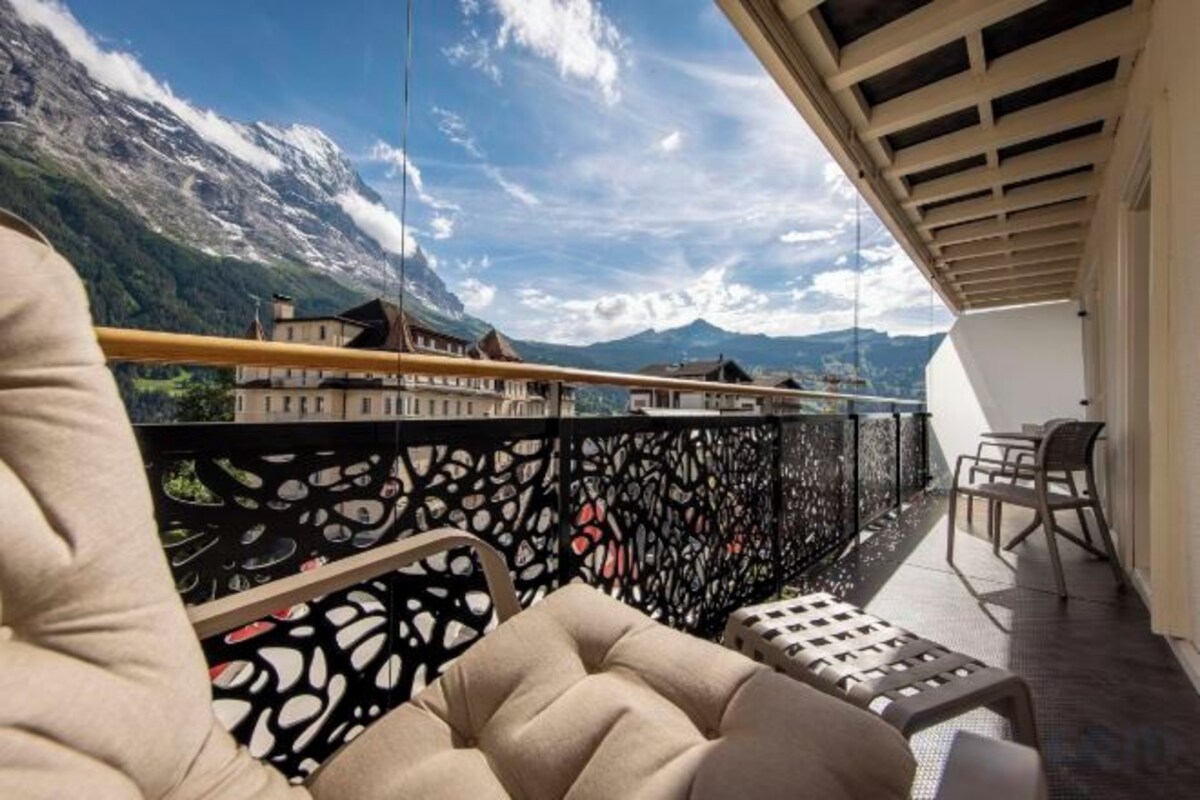 Deluxe Double Room Eiger View with Balcony