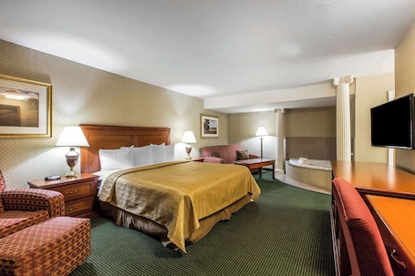 2 bedrooms, in-room safe, desk, iron/ironing board. Quality Inn Near China Lake Naval Station
