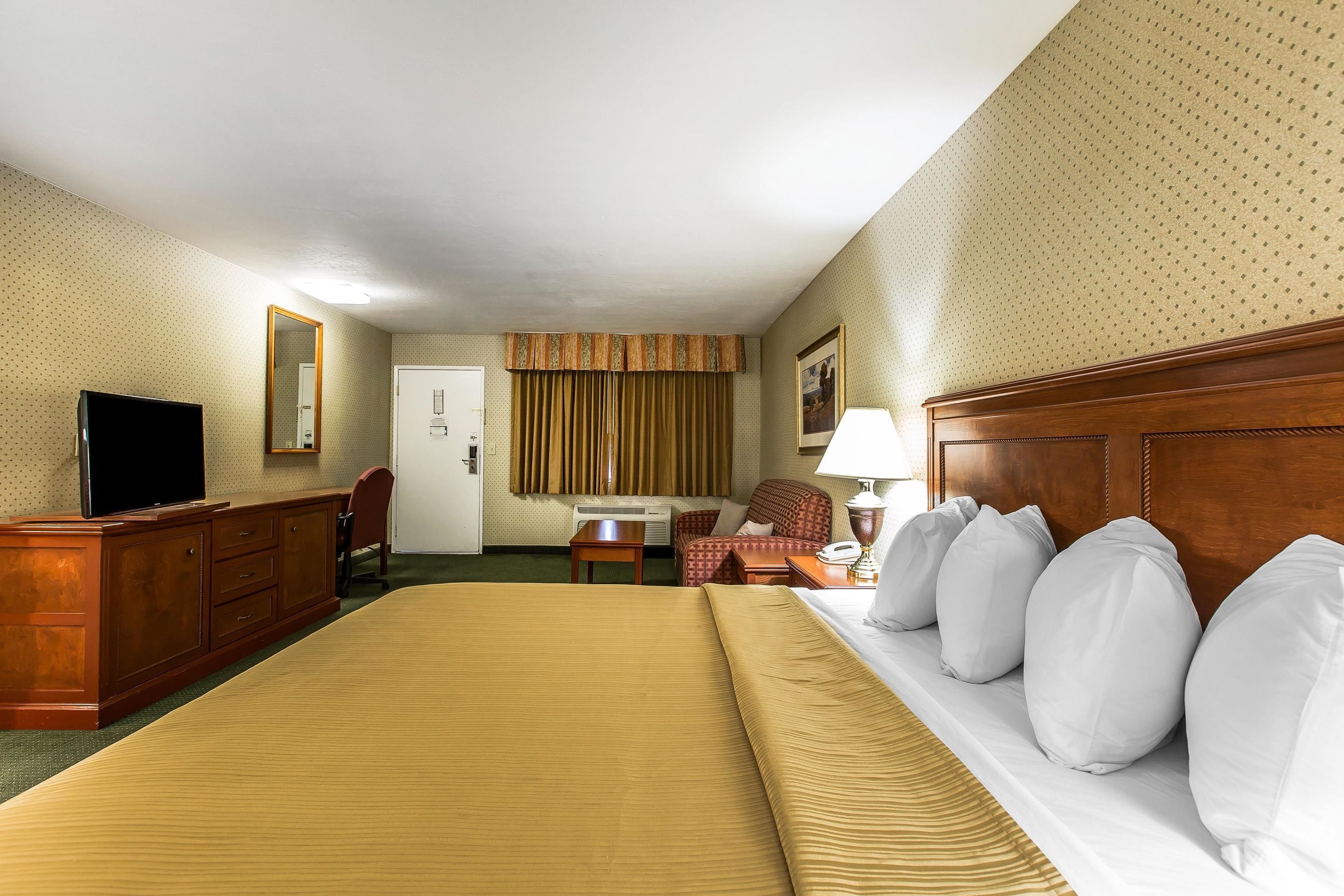 in-room safe, desk, iron/ironing board, free cots/infant beds