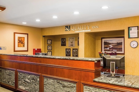 Lobby. Quality Inn Near China Lake Naval Station