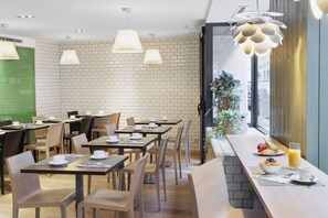 Frokostbuffé hver dag (EUR 18 per person)