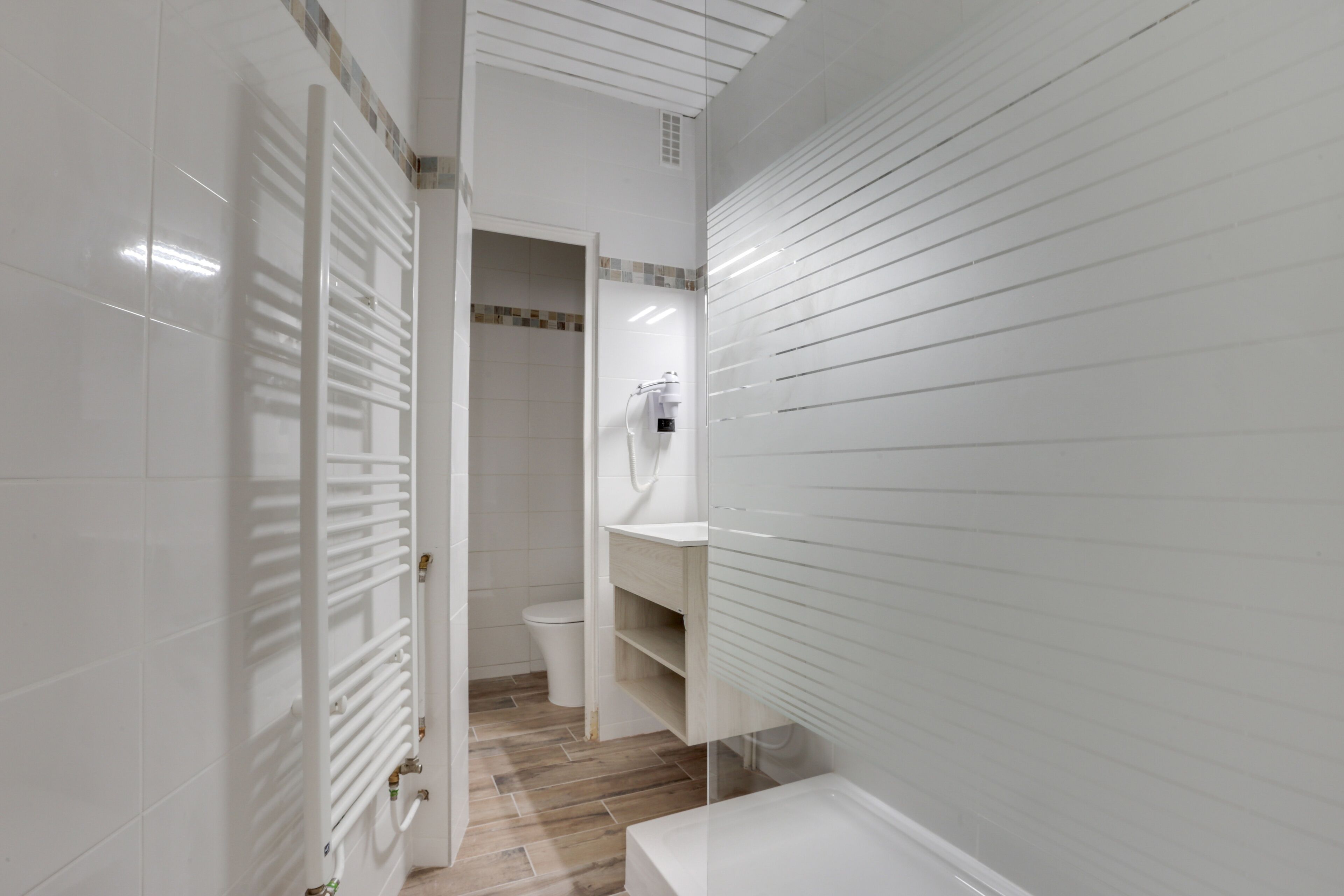 prestige single/double | bathroom | eco-friendly toiletries, hair dryer, bathrobes, towels