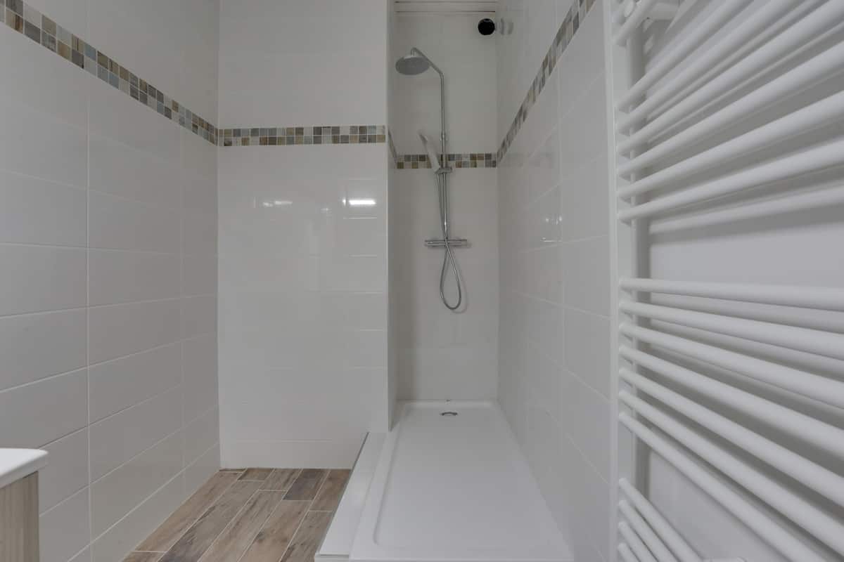 exclusive double/single | bathroom | eco-friendly toiletries, hair dryer, bathrobes, towels