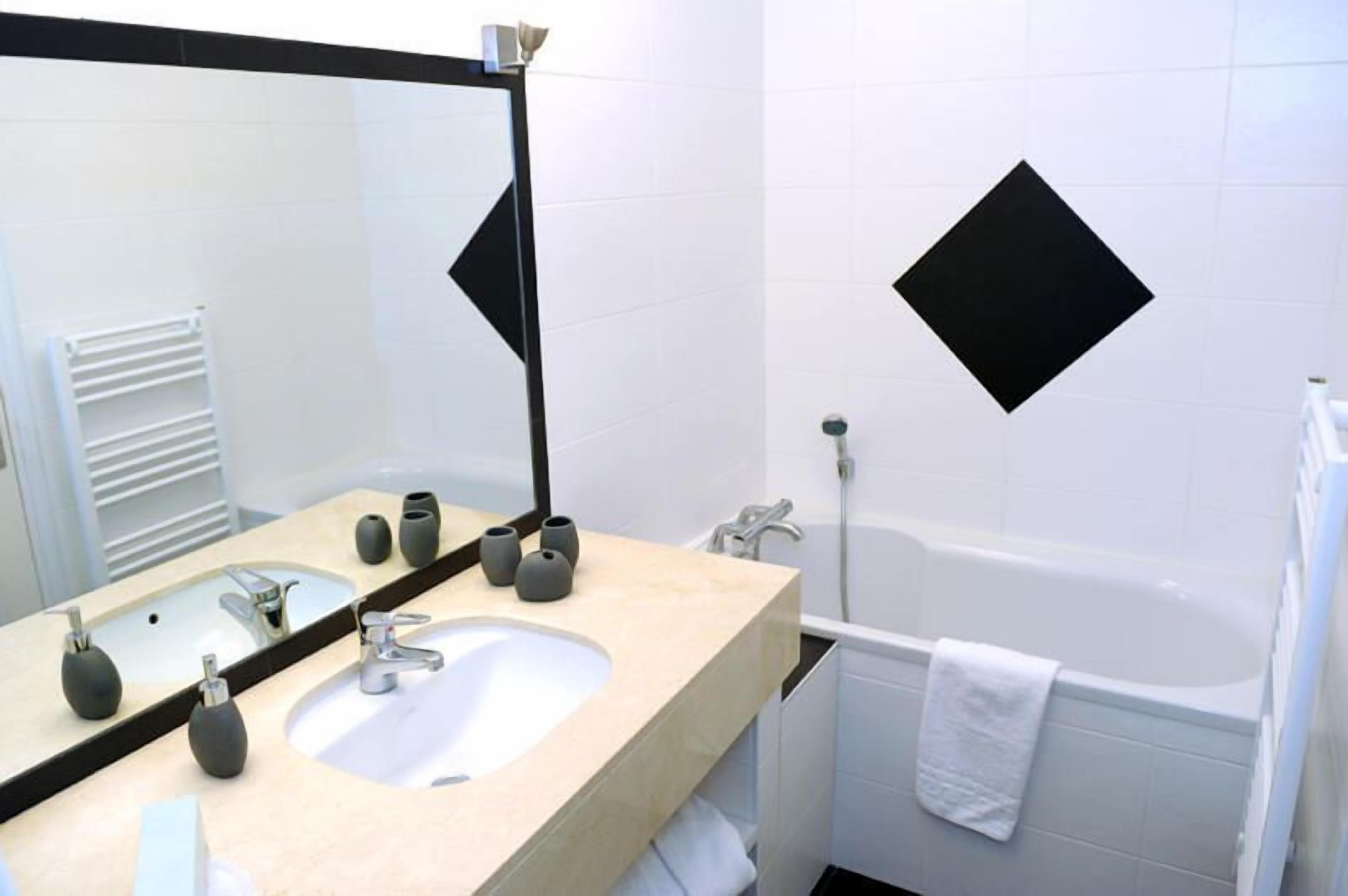 exclusive double/single | bathroom | eco-friendly toiletries, hair dryer, bathrobes, towels