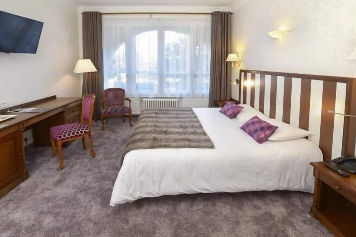 prestige single/double | minibar, in-room safe, individually decorated, desk