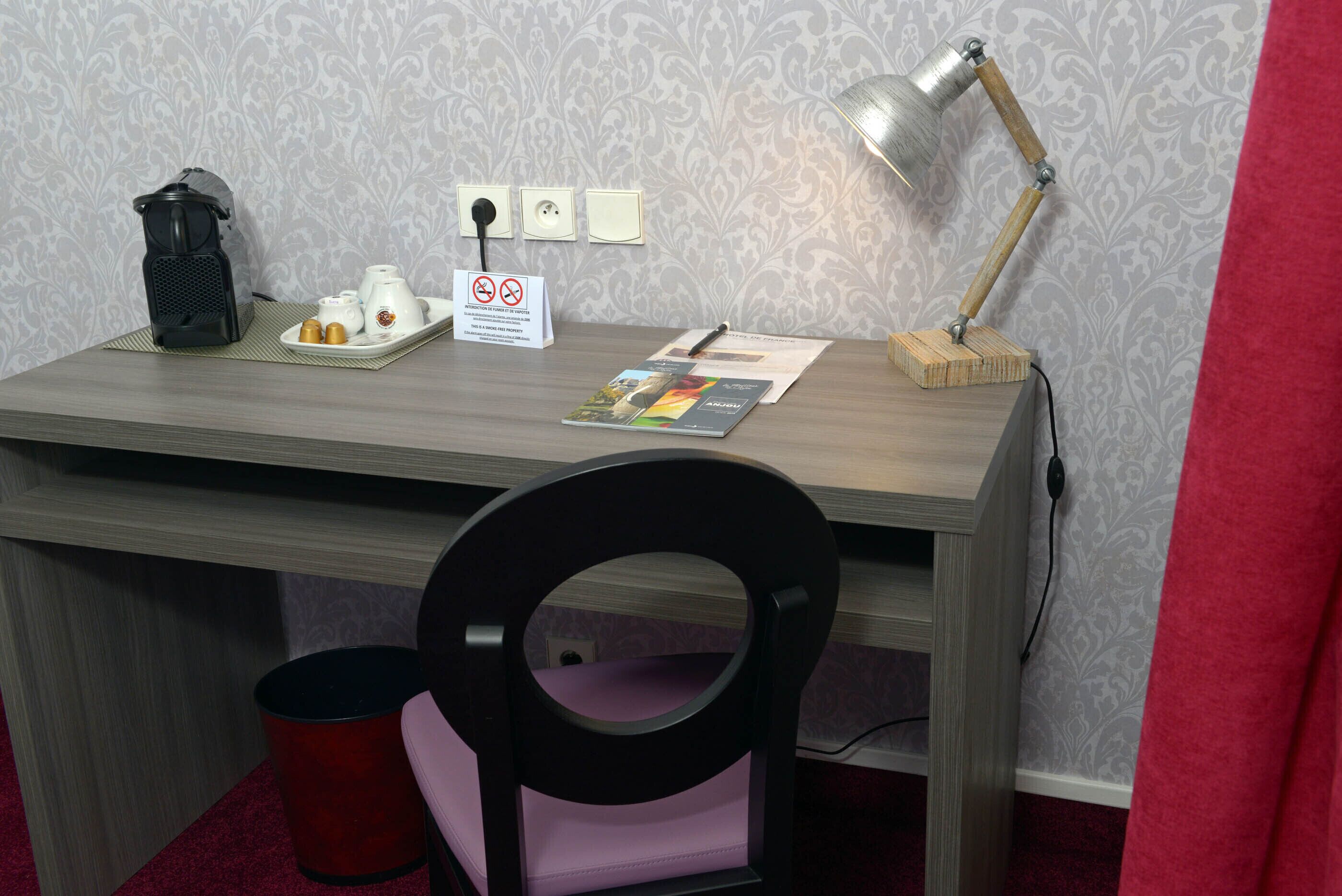 exclusive double/single | minibar, in-room safe, individually decorated, desk