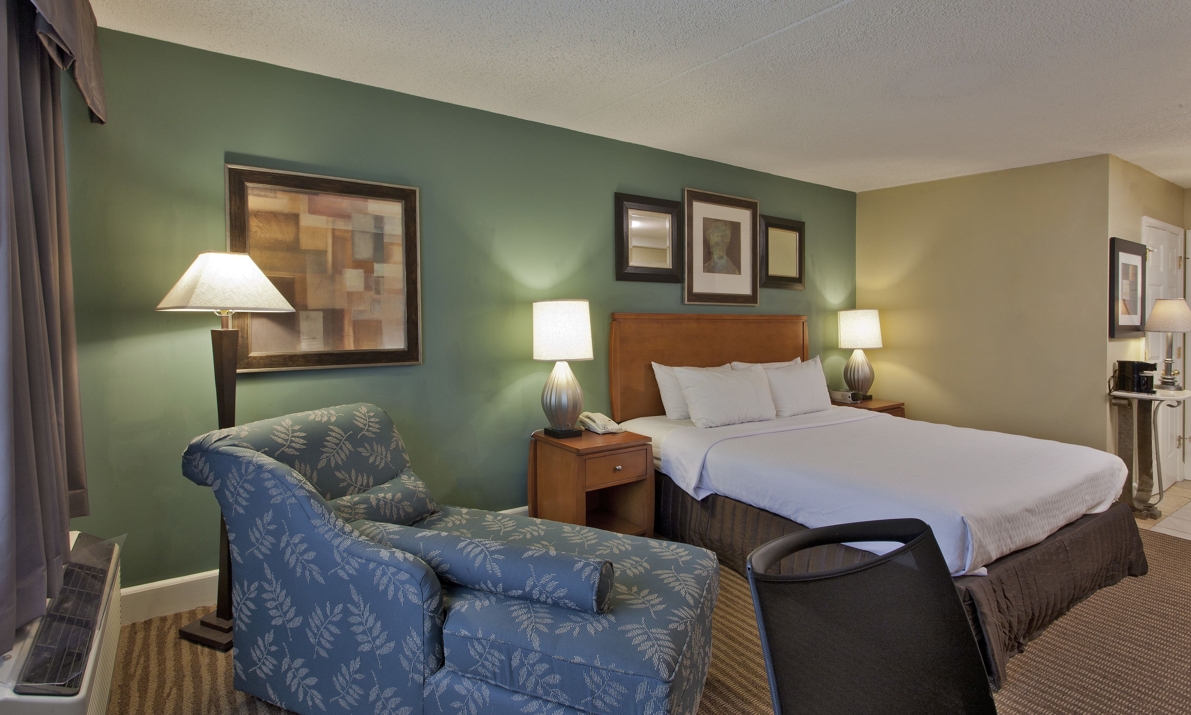 Minibar, in-room safe, desk, blackout drapes