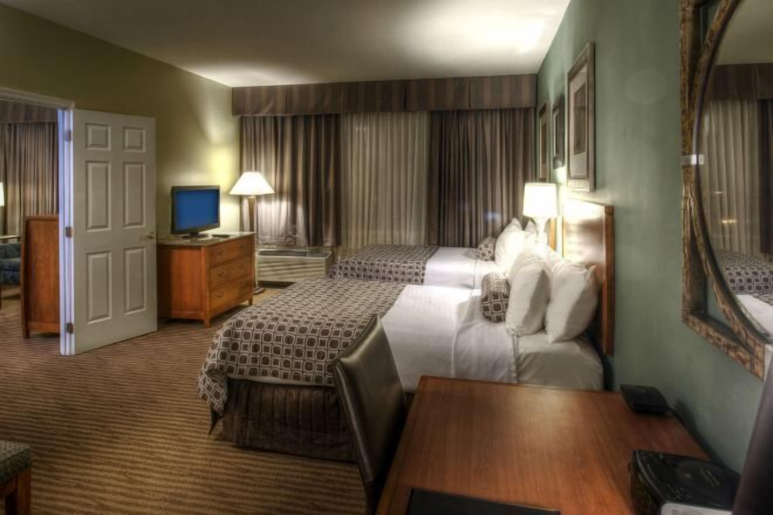 Minibar, in-room safe, desk, blackout drapes