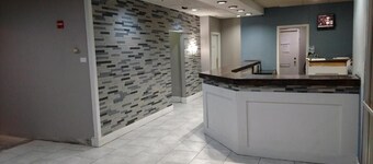 Travelodge by Wyndham Lincoln Northeast