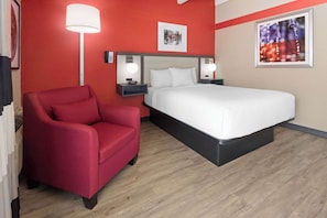 Chambre, 1 grand lit, non-fumeurs | Bureau, fer et planche à repasser, lits bébé (gratuits), Wi-Fi gratuit