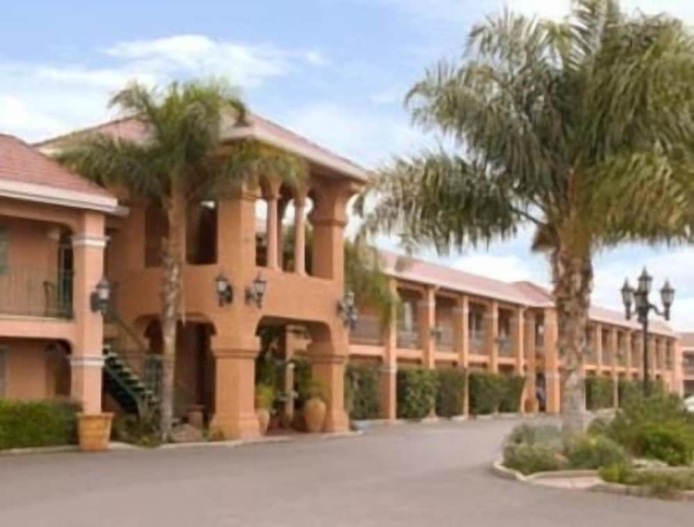 MERCED INN AND SUITES image