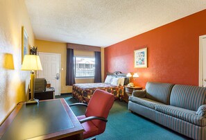 Room, 1 Queen Bed, Non Smoking | Desk, iron/ironing board, bed sheets