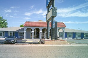 Exterior - Rodeway Inn Roswell West (Roswell)