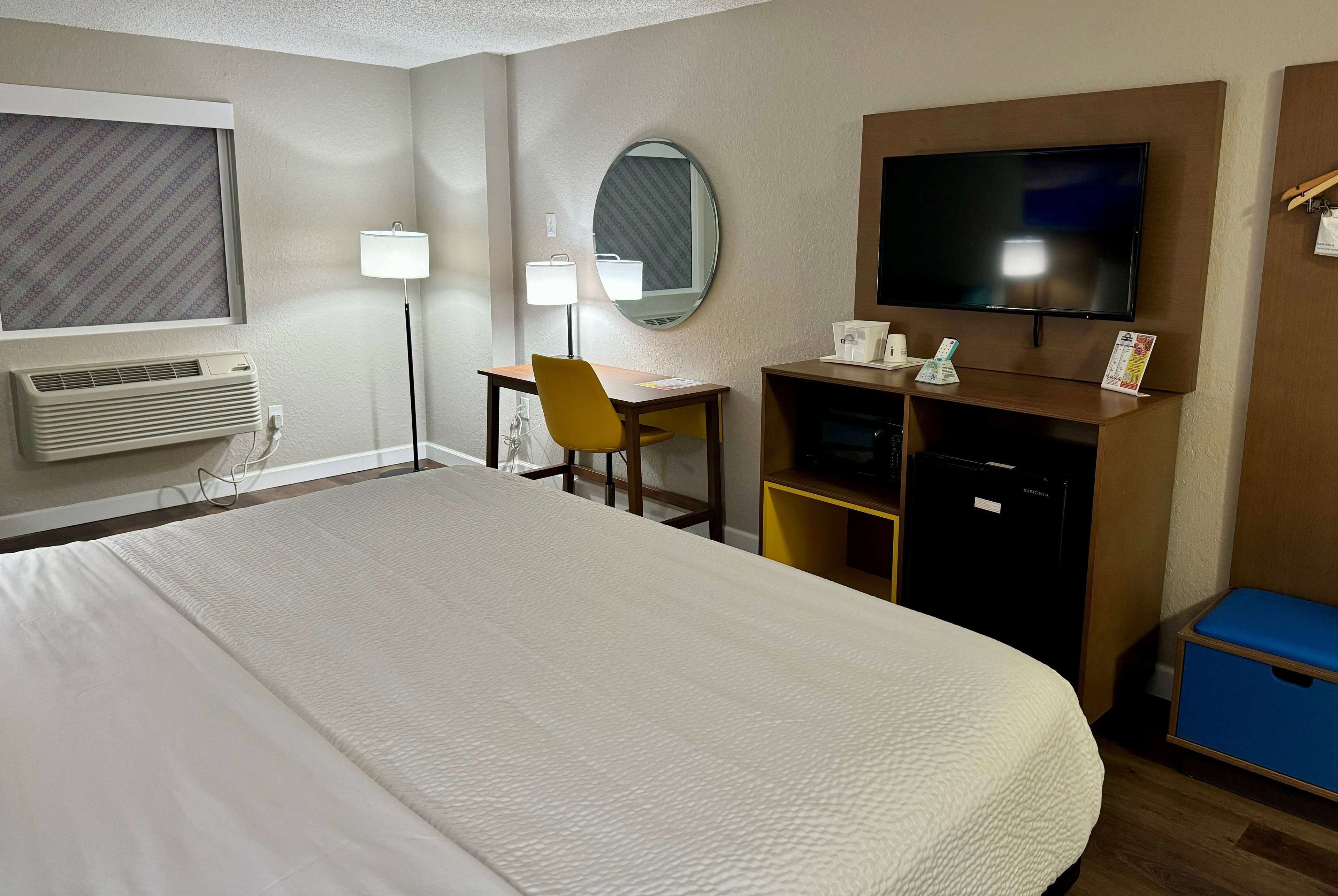 Photo - Days Inn by Wyndham Sarasota I-75