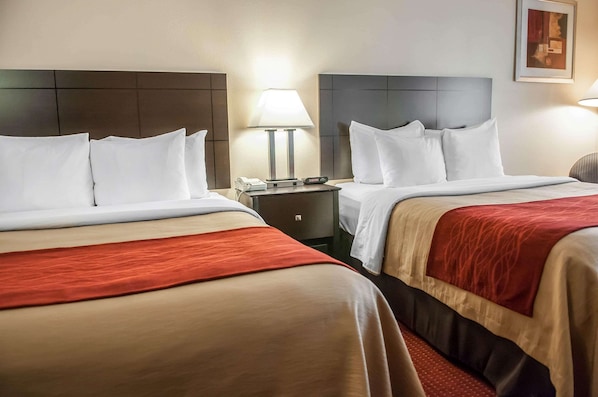 Pillowtop beds, in-room safe, desk, blackout drapes