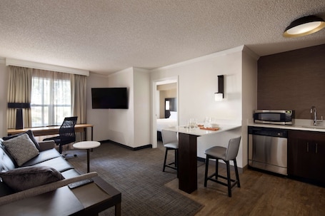 Egyptian cotton sheets, premium bedding, pillowtop beds. Sonesta ES Suites Fresno
