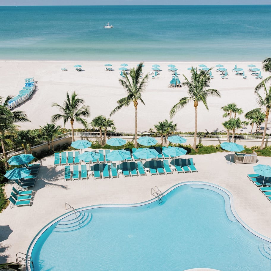 2 outdoor pools, sun loungers