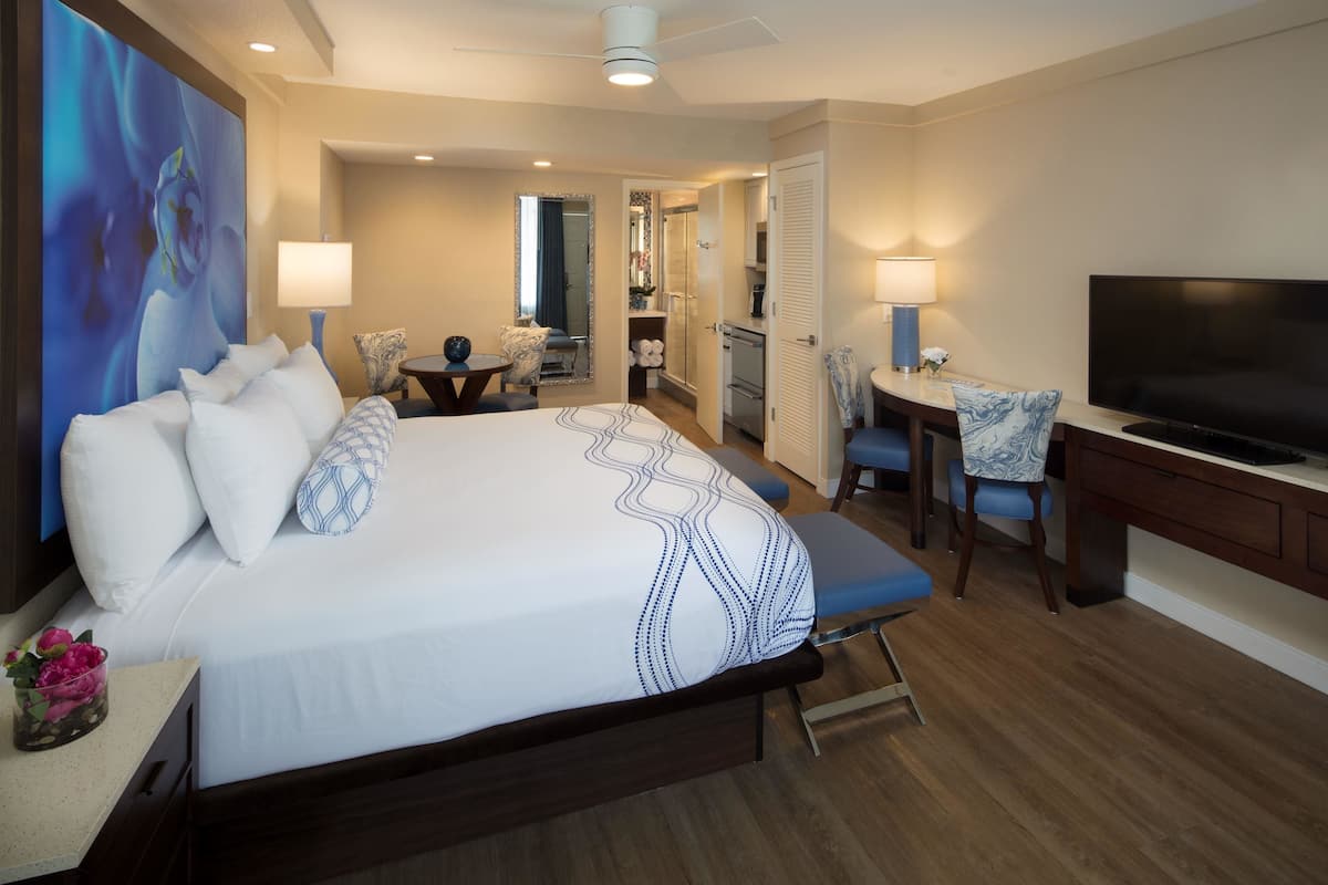 1 bedroom, premium bedding, in-room safe, desk