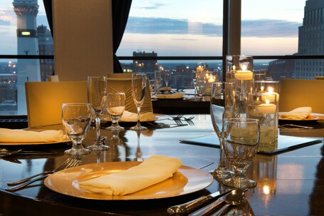 Sheraton Indianapolis City Centre Hotel - Image 17