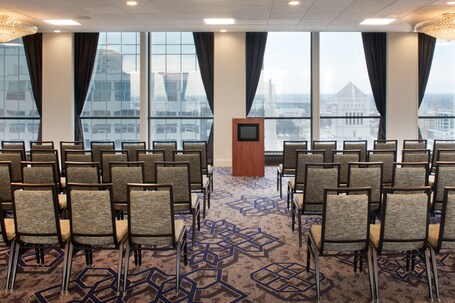 Sheraton Indianapolis City Centre Hotel - Image 60