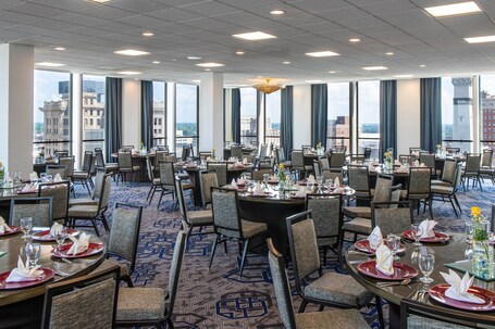 Sheraton Indianapolis City Centre Hotel - Image 30