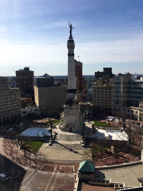 Sheraton Indianapolis City Centre Hotel - Image 11