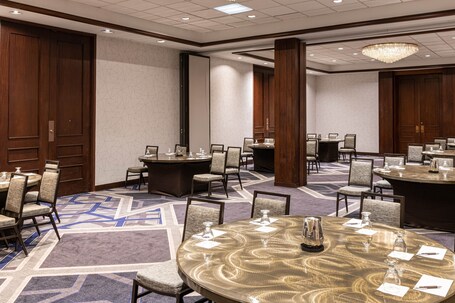 Sheraton Indianapolis City Centre Hotel - Image 55
