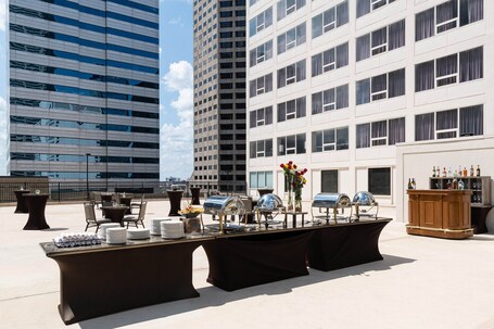 Sheraton Indianapolis City Centre Hotel - Image 38