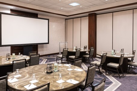 Sheraton Indianapolis City Centre Hotel - Image 81