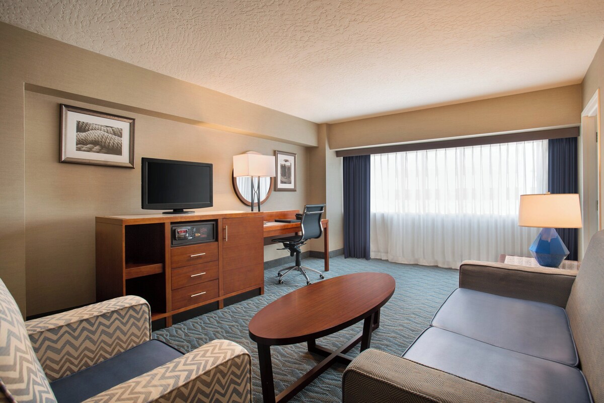 In-room safe, desk, blackout curtains, iron/ironing board