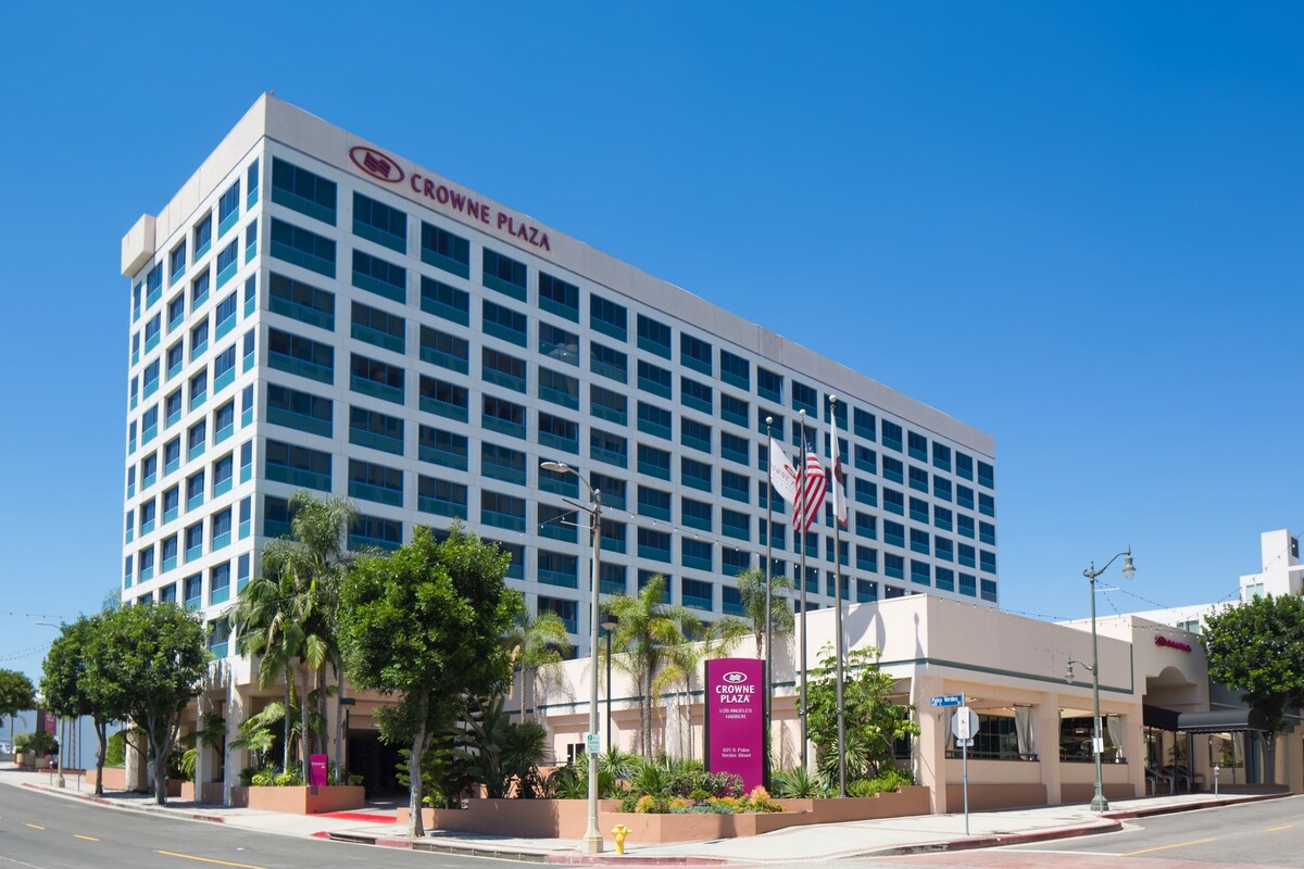Crowne Plaza Los Angeles Harbor Hotel, an IHG Hotel Reviews, Deals