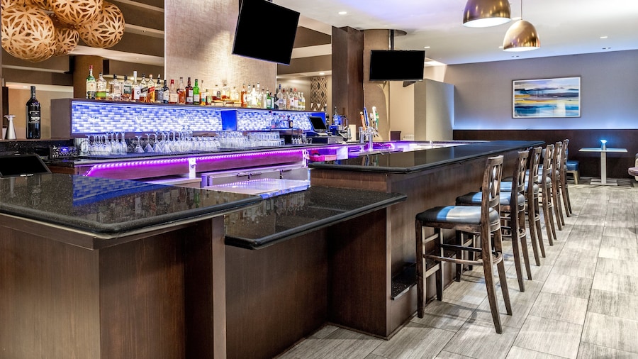 Crowne Plaza Los Angeles Harbor Hotel by IHG