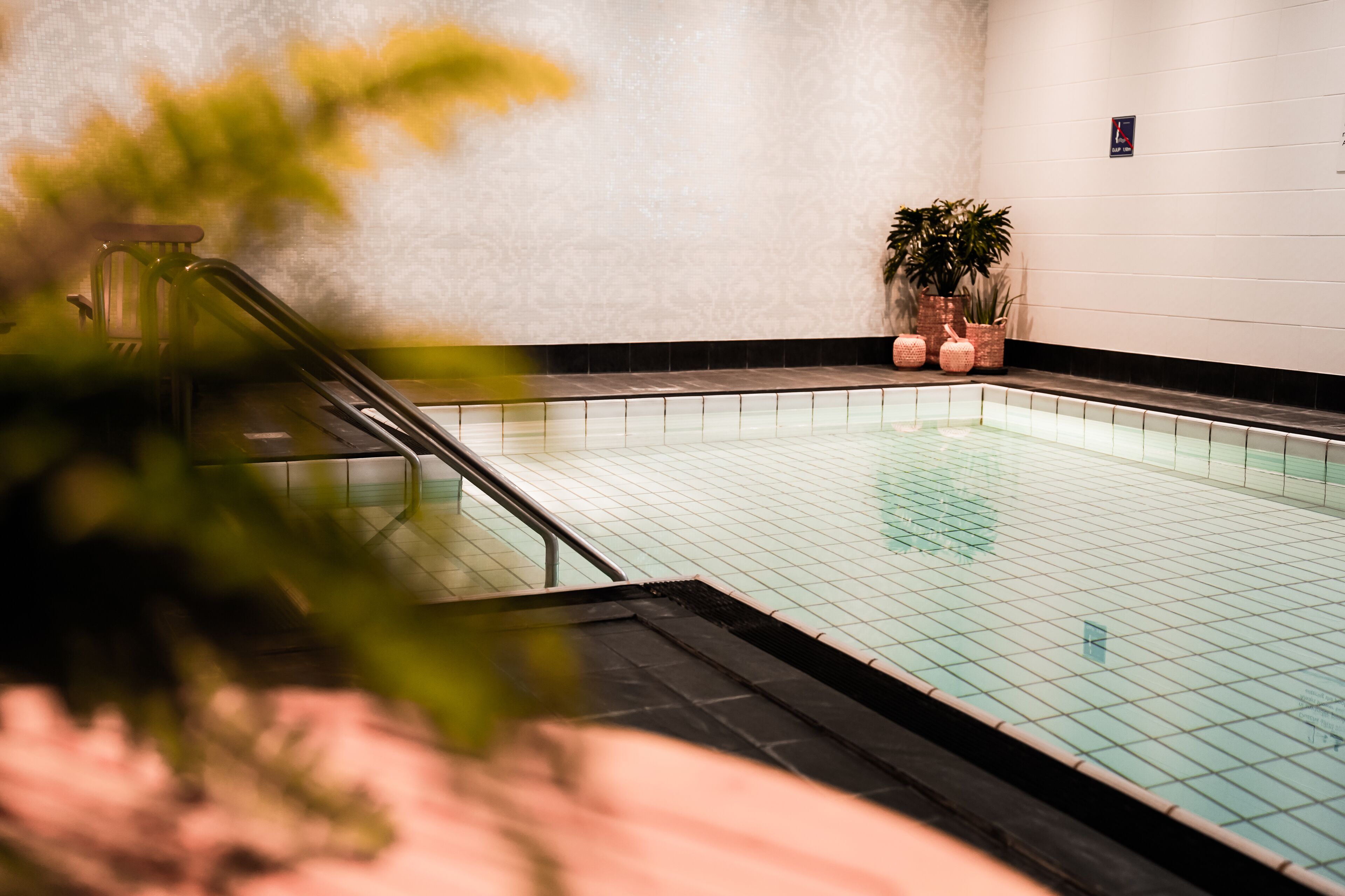 indoor pool, pool loungers