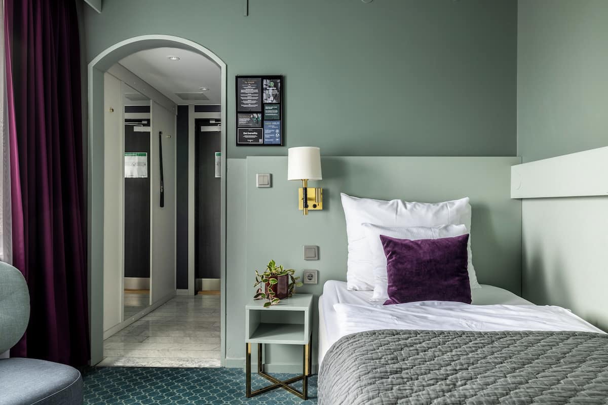 Single Room, 1 Single Bed (Compact) | In-room safe, desk, blackout curtains, iron/ironing board