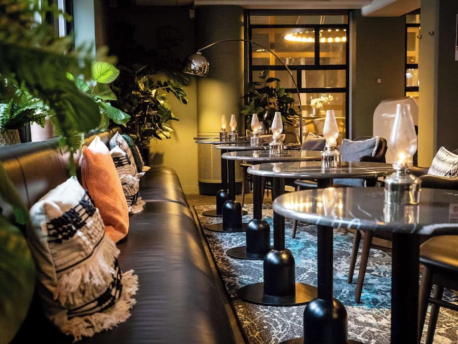 Breakfast, lunch, dinner served; local cuisine