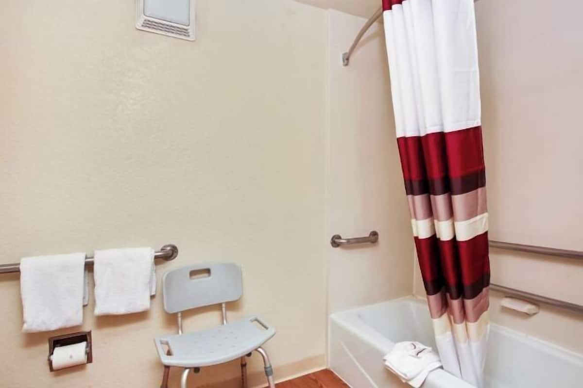 Free toiletries, towels